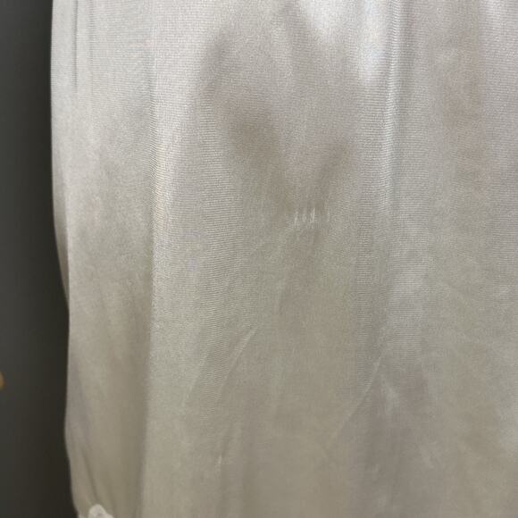 Vintage Adonna Half Slip Size Small 100% Nylon Beige Ivory Lace Trimmed Slit USA - Picture 4 of 7